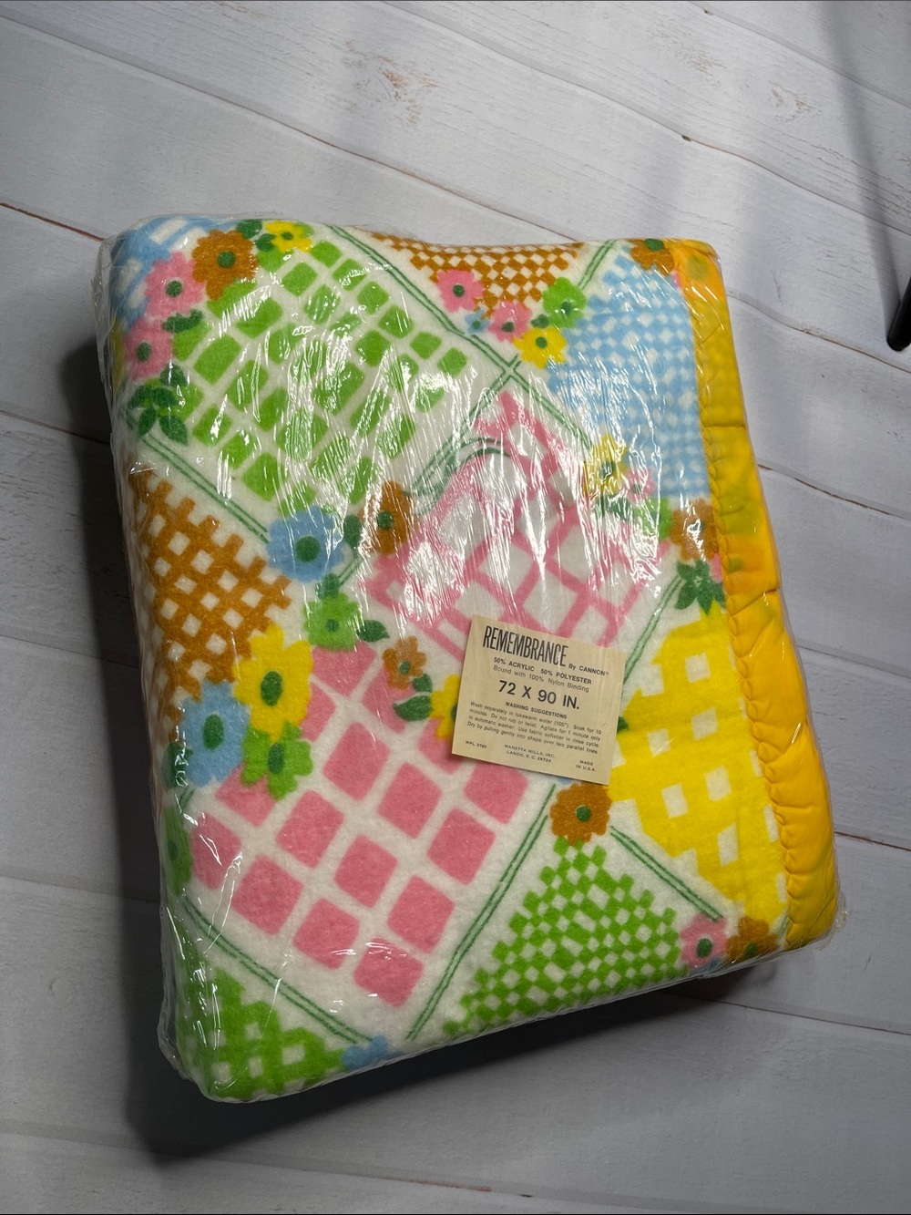 Vintage Cannon Blanket New Patchwork Floral Pattern 72 x 90 USA Remembrance